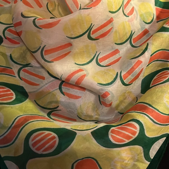 Gorgeous, green vintage scarf. - Picture 6 of 6